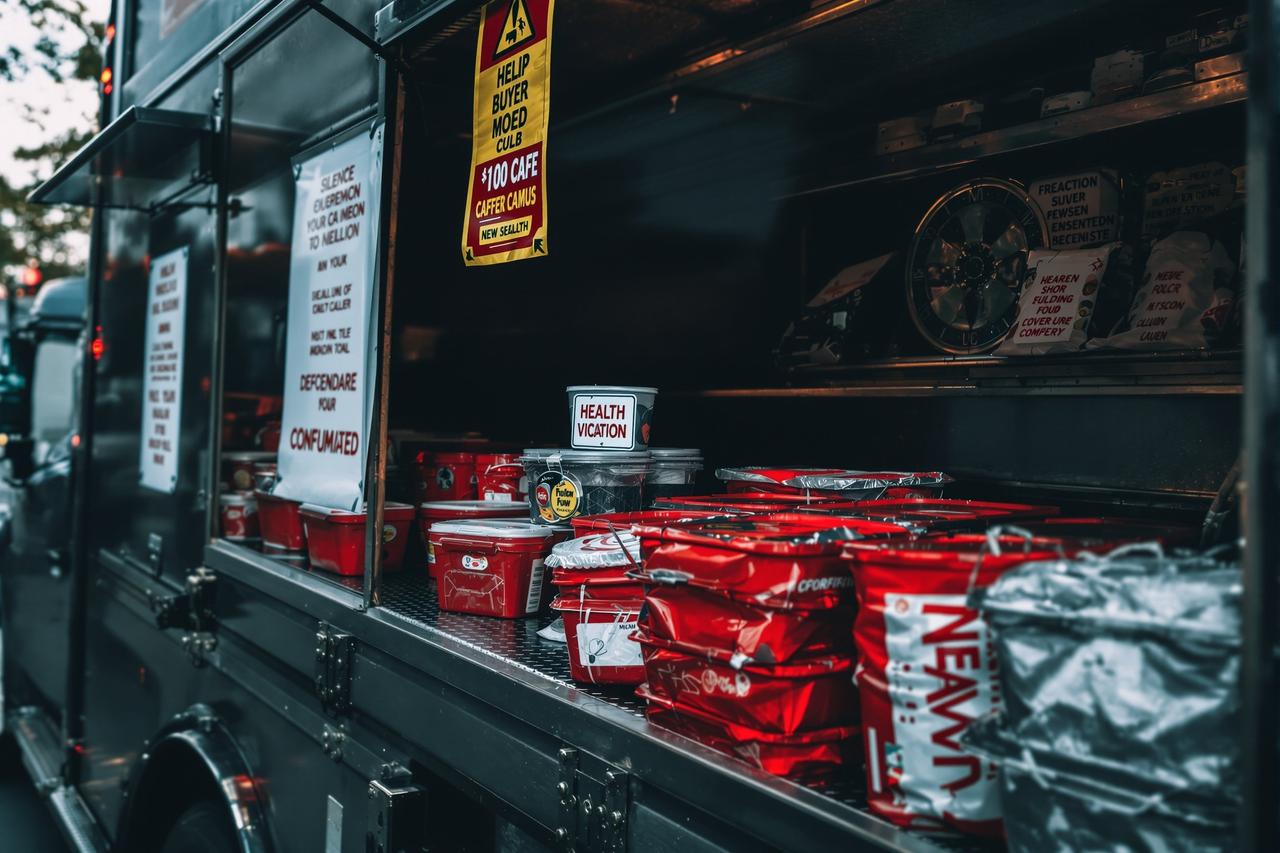 匿名投稿：某剧组盒饭供应商使用地沟油，员工多次吃出老鼠屎 - 51吃瓜网官网